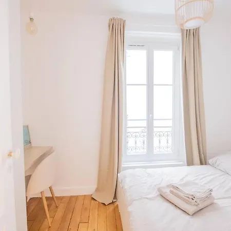 We Parisian The Latin Quarter Cozy *